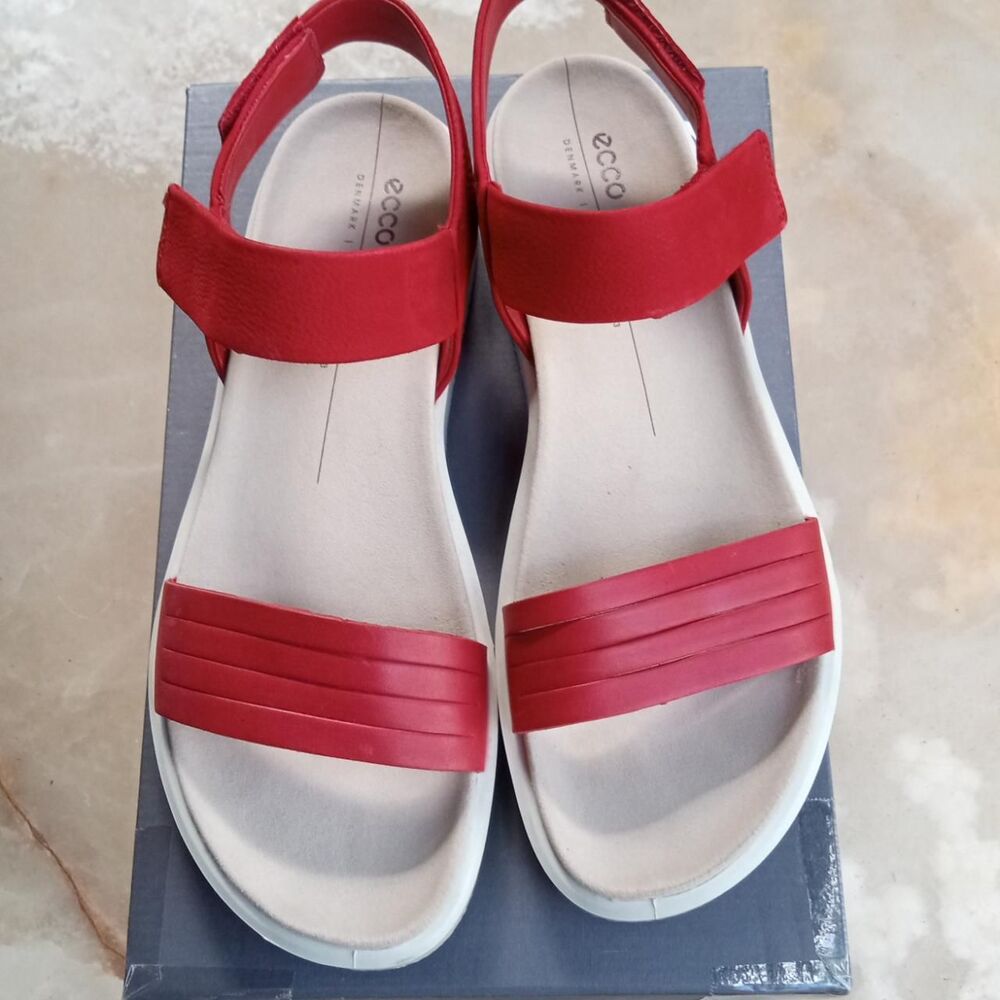 Ecco flowt Women's Red Sandals